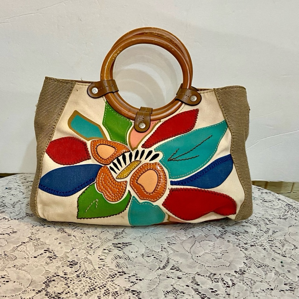 Relic Floral Beige Handbag with Tan Leather Trim (11in x 8.5in x 4in)
